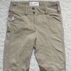 Tailored Sportsman Trophy Hunters